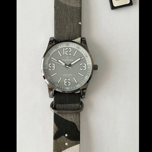Thorton 9004121 watch like new with fabric strap and 30m water resistance