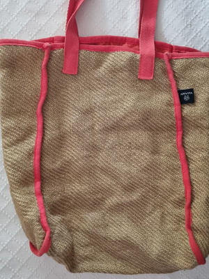 Shoulder bag used