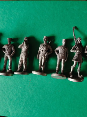 Lead soldier figures from collectible series, like new, pack of 24