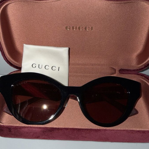 Gucci women's sunglasses new with full packaging