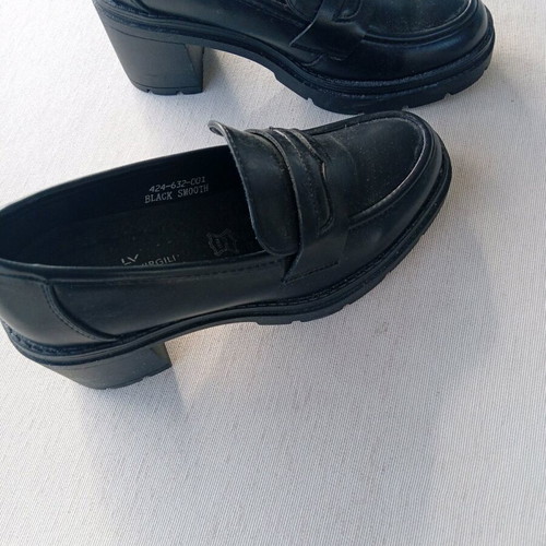 A To Z Greek loafers black like new, size 36