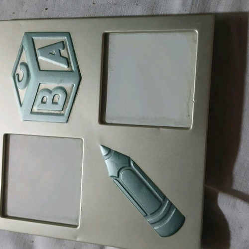 Photo frame set used without damage