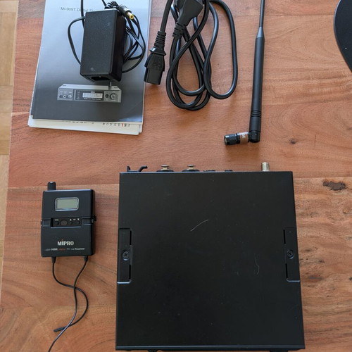 MIPRO MI-909RT Digital In-Ear Wireless Set