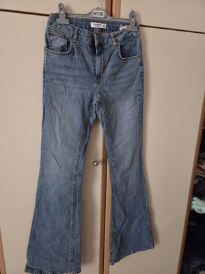 Τζιν καμπάνα Pull & Bear μέγεθος 38 σαν καινούργιο, μπλε