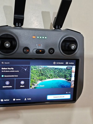 DJI RC 2 remote controller like new compatible with Mini 4 Pro and others