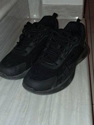 FILA Running Shoe like new, black, size 44
