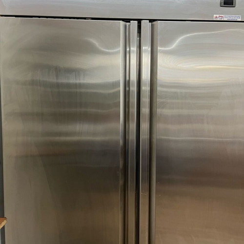Professional refrigerator like new for commercial use