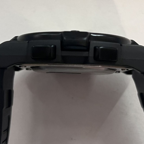 Lorus digital watch 45mm like new, gold color