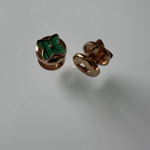 Earrings like new