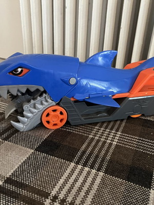 Hot Wheels Shark Truck like new