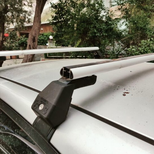 Hermes GS3 aluminum roof bars for Corolla and black GS3 bars with feet for Peugeot