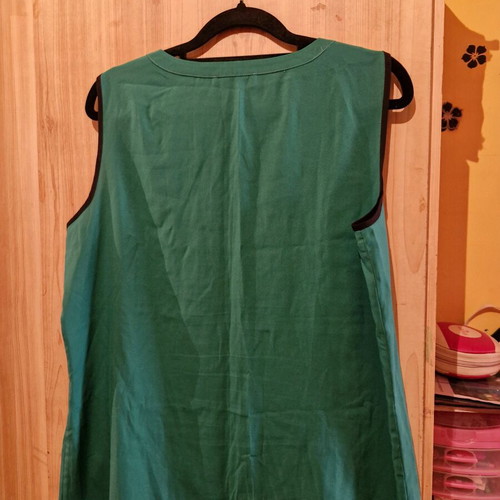 Calvin Klein sleeveless blouse like new, size M, green