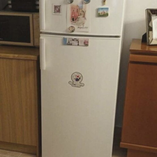 Electrolux refrigerator like new