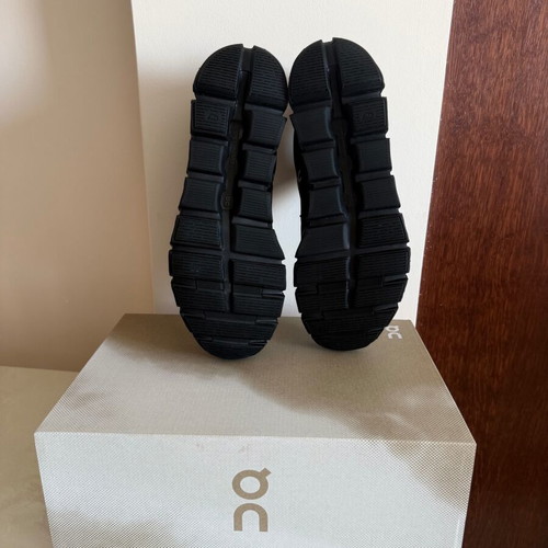 On Cloud 7 Waterproof athletic shoes, size 46, black