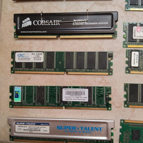 Memory cards used, old, external condition good, unknown functionality
