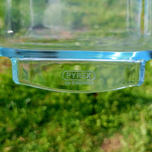 Set of 3 Pyrex new, different sizes