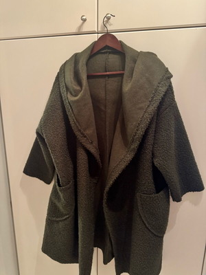 Wide coat used, green, size L