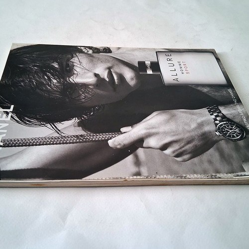 Playboy 102 magazine with Pamela Anderson 2004, includes poster