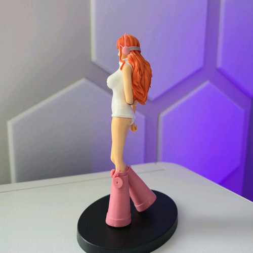 Nami One Piece statue figure 17cm new, pvc