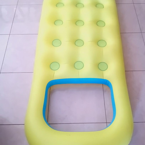 Inflatable beach mattress with suction cups like new, 1.85×0.75 m