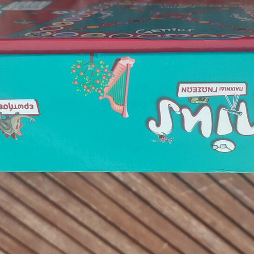 Genius knowledge board game like new