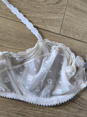 Marks & Spencer 34C bra new, pale pink