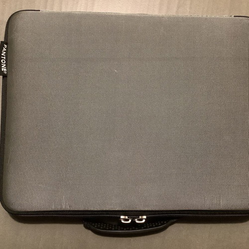 Pantone professional graphic designer bag like new with 7 Pantone guides