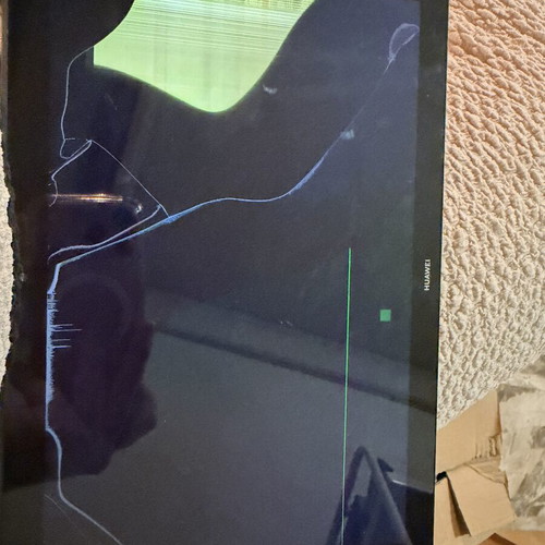 Huawei tablet model AGS2-W09, broken screen for parts