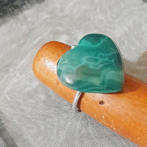 925 Silver Ring with Heart-Shaped Malachite, New