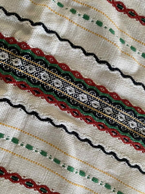 Square tablecloth with beautiful colors, new