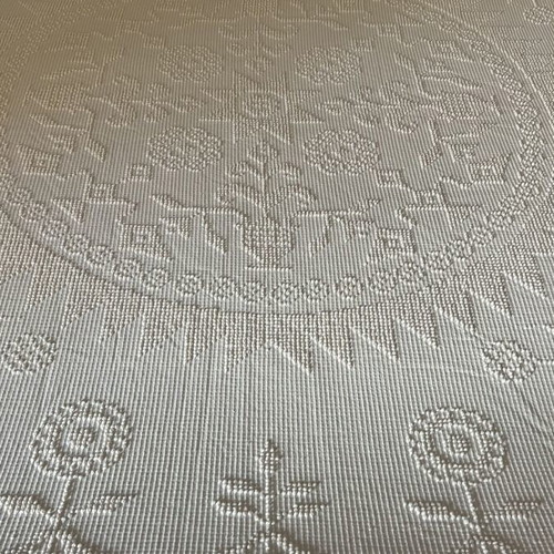 Surety king size cotton embossed bedspread like new, white