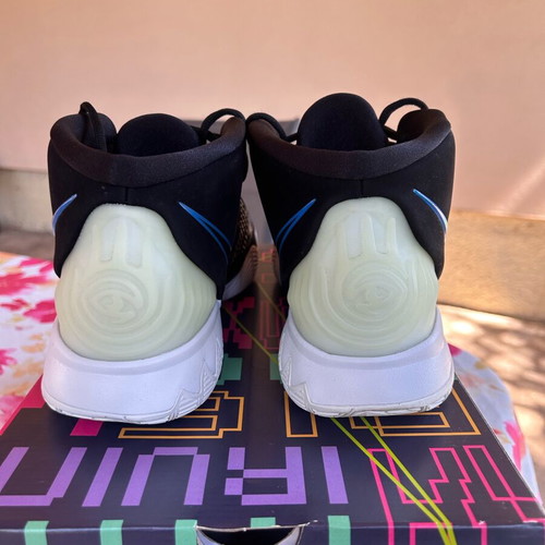 Nike KYRIE 6 like new, size 48