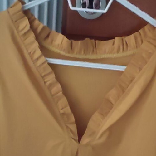 Sleeveless women's top like new, mustard color, size M