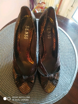 Brown pumps size 41, leather with genuine castor, new