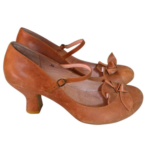Office London Mary Jane leather pumps used, size 38, beige