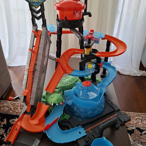 Hot Wheels Gator Car Wash track like new