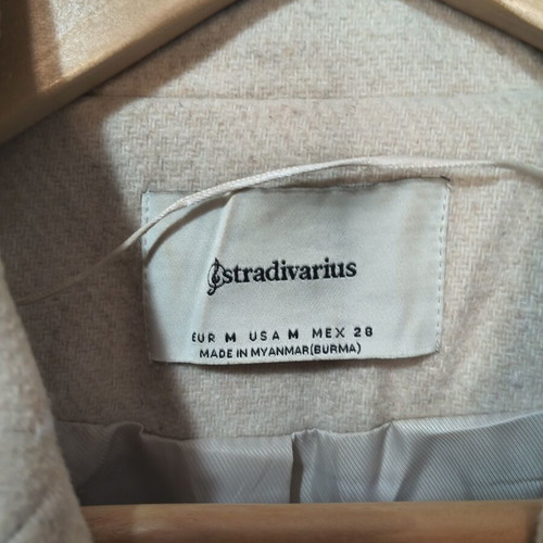 Stradivarius women's coat excellent condition, beige, size M