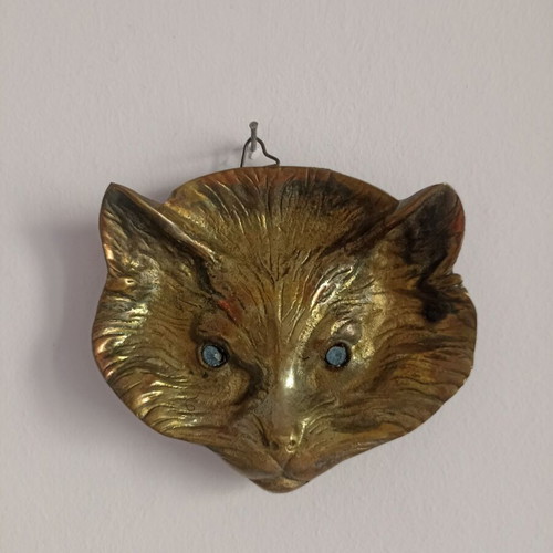 Bronze cat bust 12x11 cm