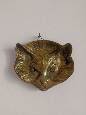 Bronze cat bust 12x11 cm