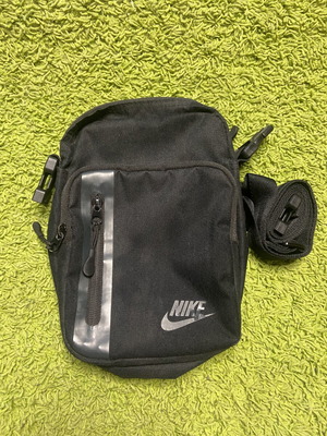 Nike τσάντα ώμου μαύρη, σαν καινούργιο