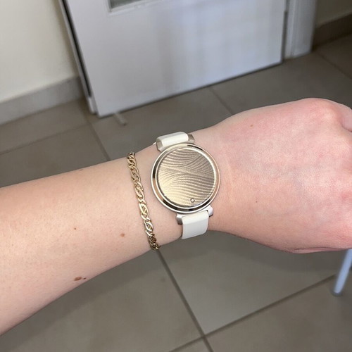Garmin Lily 2 smartwatch like new