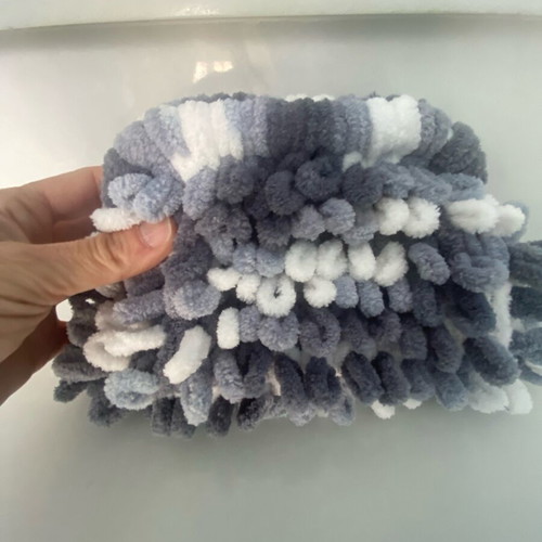 Handmade puffy handbag like new, white and gray