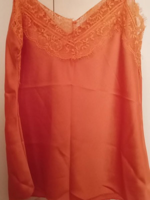 Lingerie satin top with double lace, like new, size L