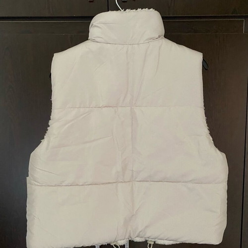 No Boundaries Reversible Sleeveless Vest new, size medium