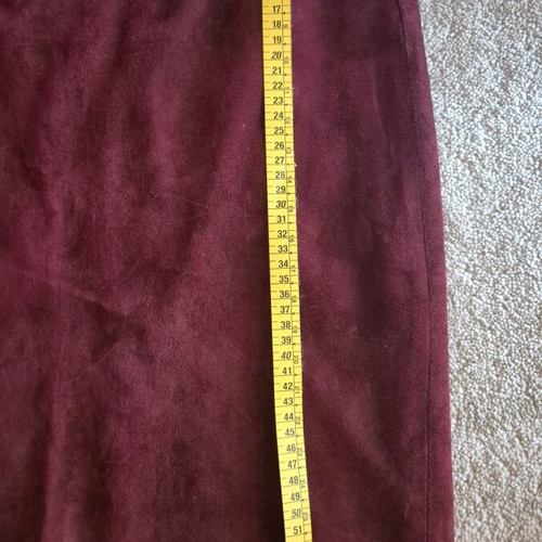 Midi suede skirt burgundy like new
