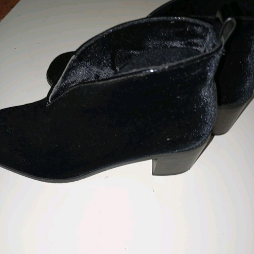 7 Black velvet ankle boot unworn size 40