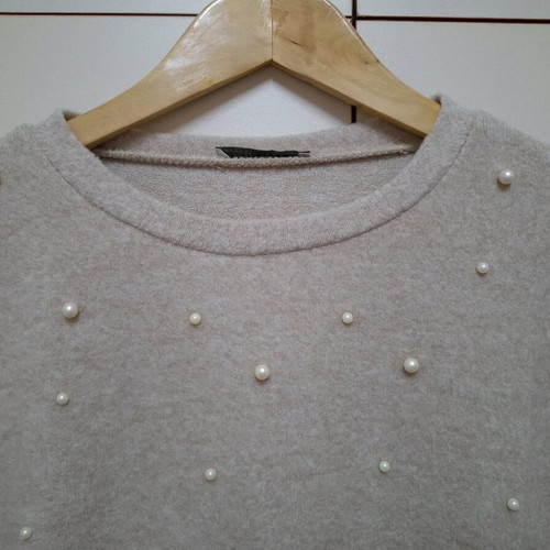 Zara pullover with 3/4 sleeve like new, beige with pearl beads