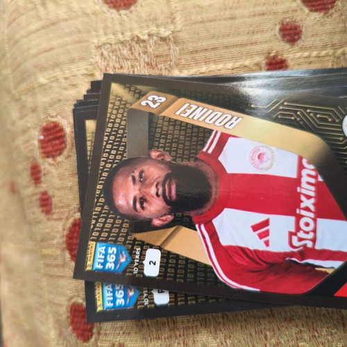 Panini FIFA 365 Golden Team stickers like new, pack of 35