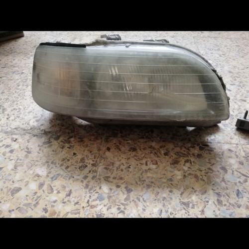 Front headlights for Honda Civic Fastback 1996 used, right damaged