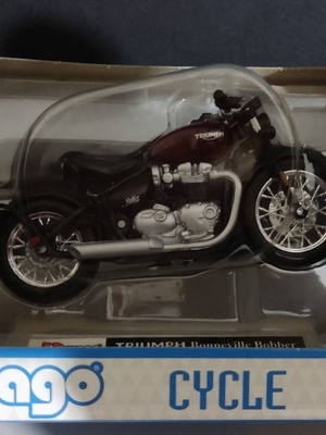 TRIUMPH Bonneville Bobber καινούργιο, κλίμακα 1/18